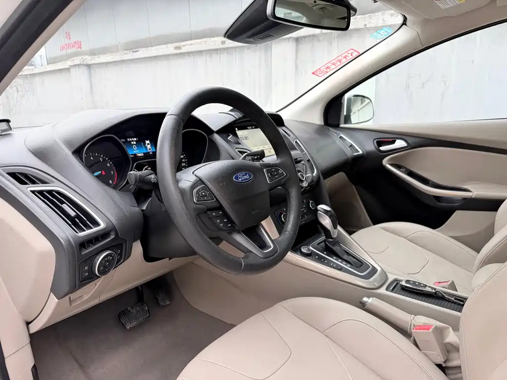 Ford Focus 2017 Sedan EcoBoost 180 Automatic Flagship