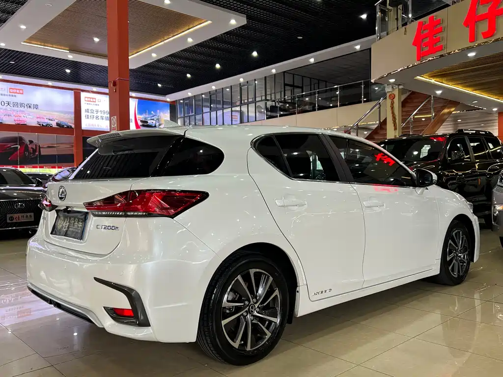 Lexus CT 2017 CT200h Elite Edition Monotone China V