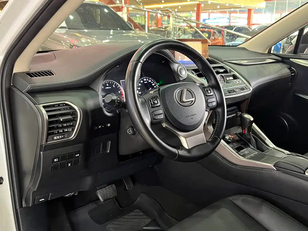 Lexus NX 300 AWD F Sport 2017