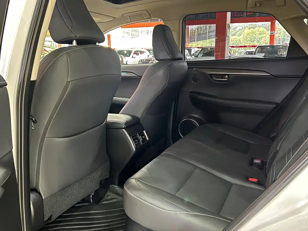 Lexus NX 300 AWD F Sport 2017