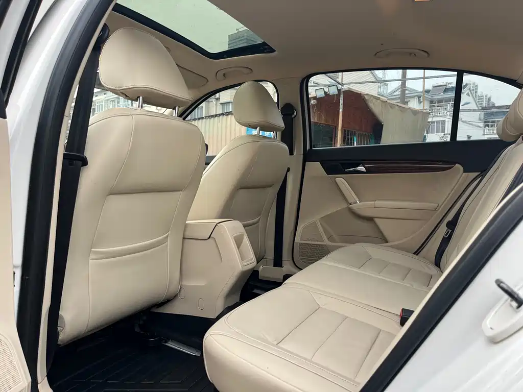 Volkswagen Lavida 2013 1.4TSI Manual Comfort Edition
