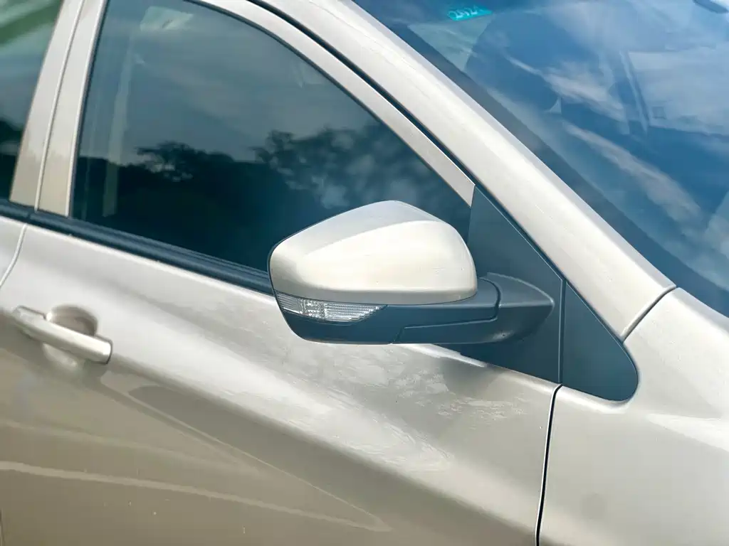 Roewe 350 2015 1.5L Manual Luxury Sunroof Edition