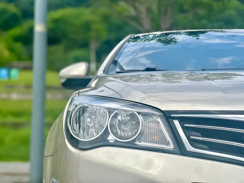 Roewe 350 2015 1.5L Manual Luxury Sunroof Edition
