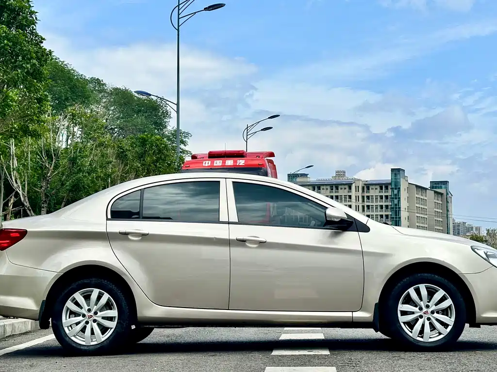 Roewe 350 2015 1.5L Manual Luxury Sunroof Edition