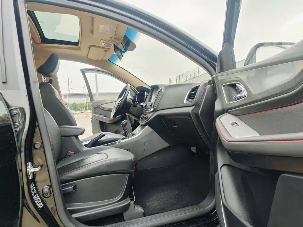 Baojun 560 2016 1.5T Manual Luxury