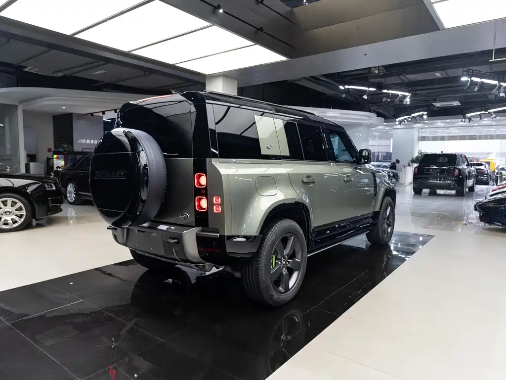 Land Rover Defender 2023 110 3.0T P400 X-DYNAMIC HSE