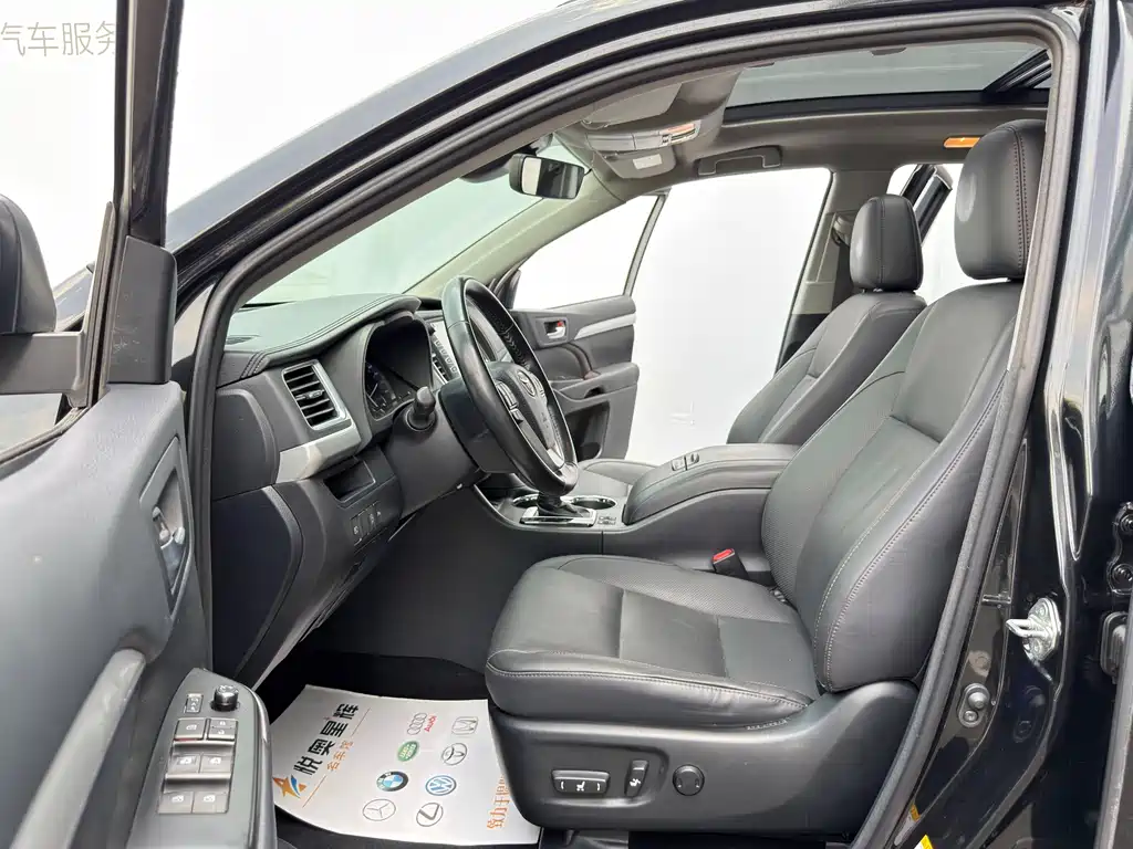 Toyota Highlander 2018 2.0T AWD Luxury Edition 7-Seater China V