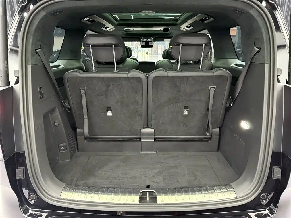 Zeekr 009 2024 Executive 6-Seater AWD 108kWh