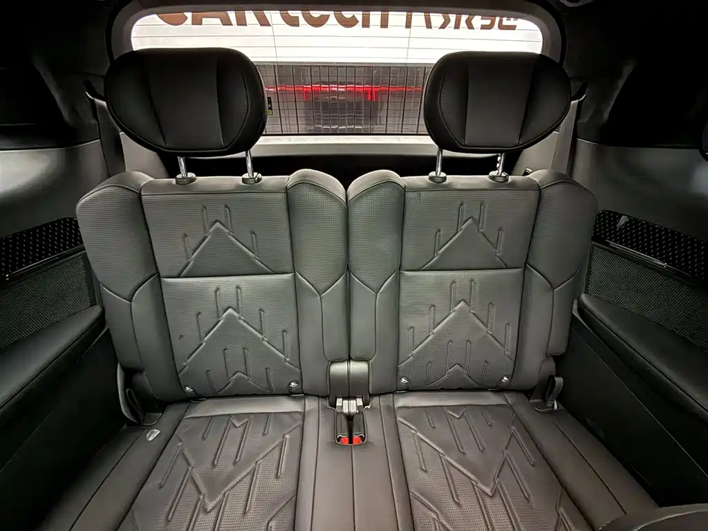 Zeekr 009 2024 Executive 6-Seater AWD 108kWh
