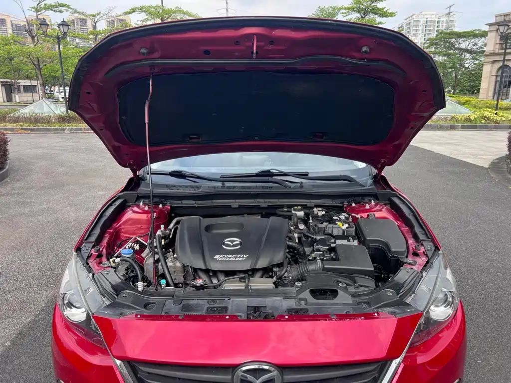 Mazda 3 Axela 2014 Sedan 1.5L Automatic Luxury