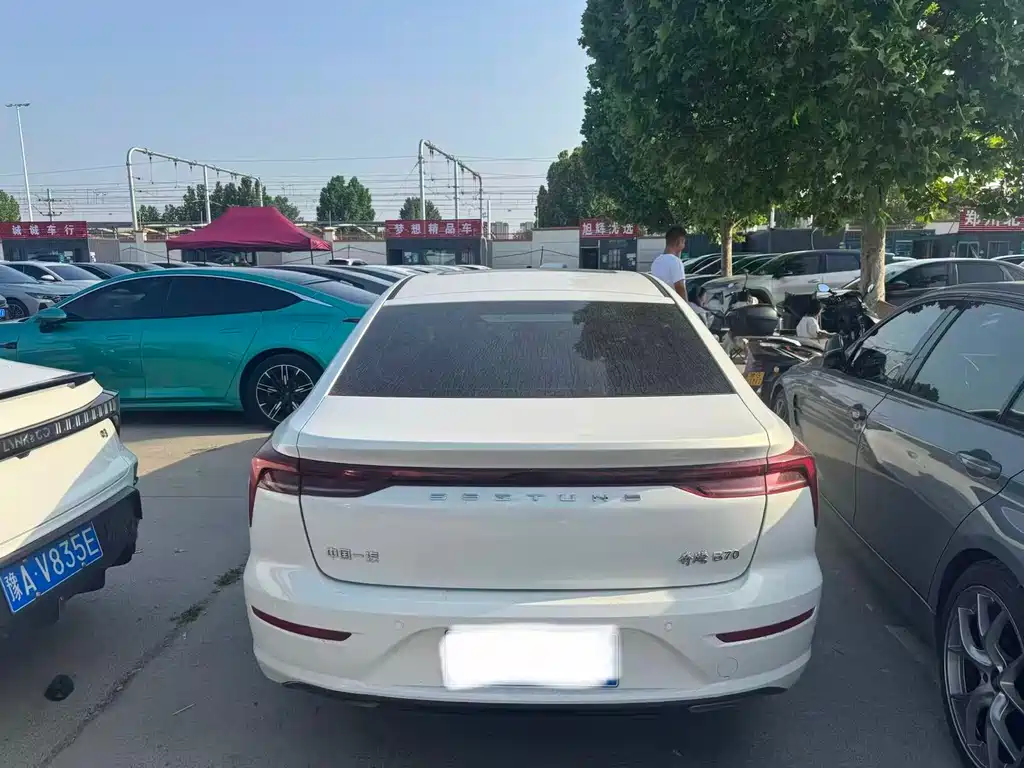 Bestune B70 2022 Third Generation 1.5T Automatic Exclusive Edition