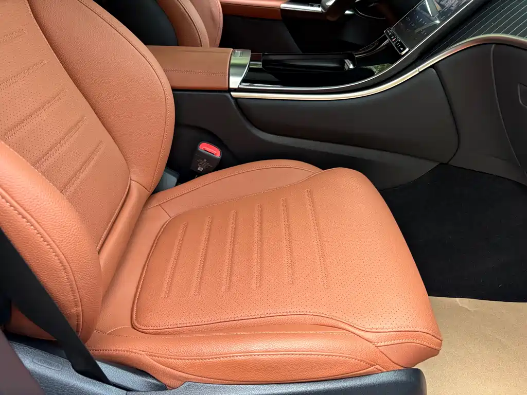 Mercedes-Benz GLC 260 L 4MATIC Luxury 7-Seater (2023 Facelift)