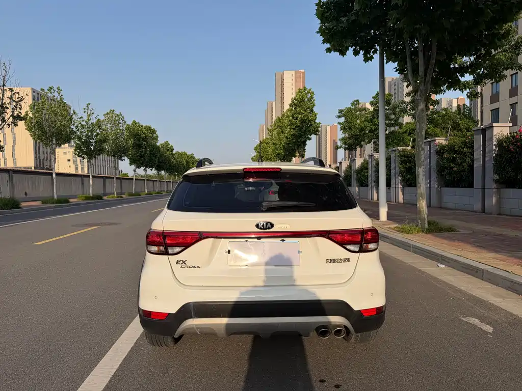 Kia KX Cross 2017 1.4L AT GLS