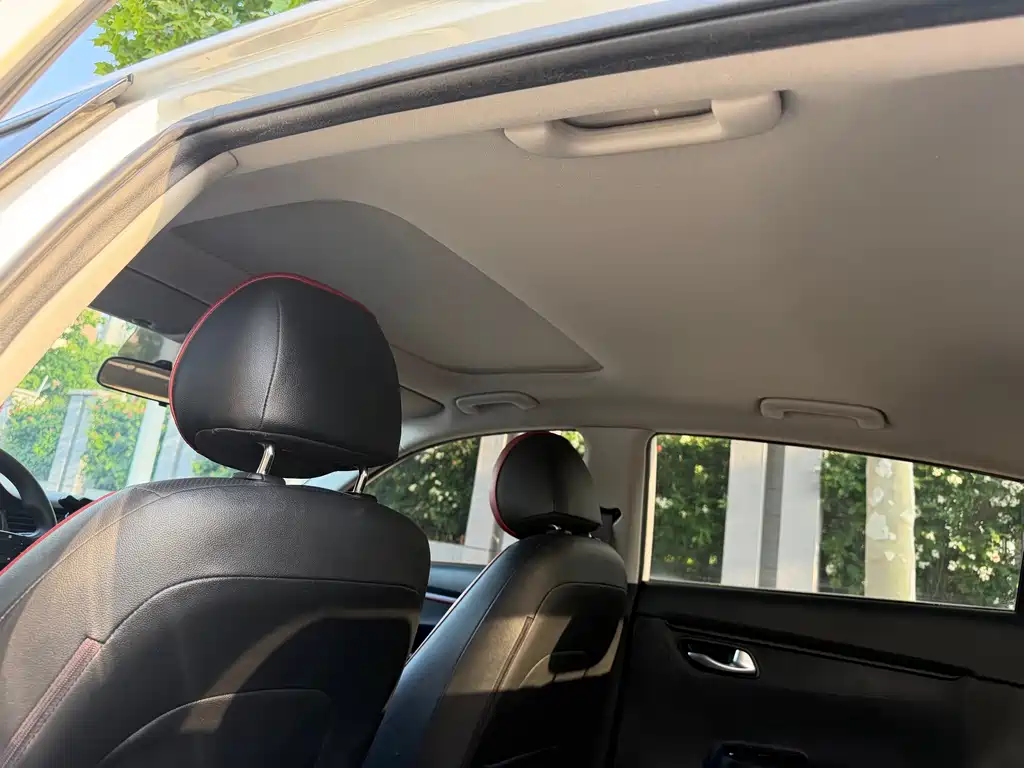 Kia KX Cross 2017 1.4L AT GLS