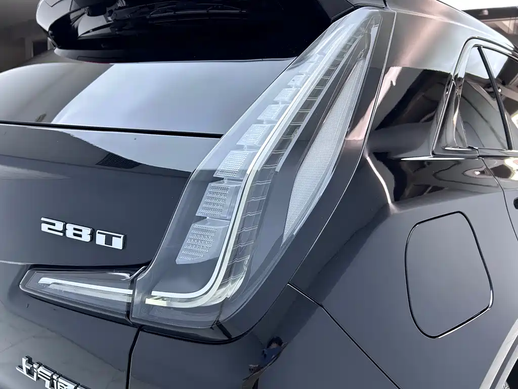 Cadillac XT4 2018 28T Luxury Sport FWD