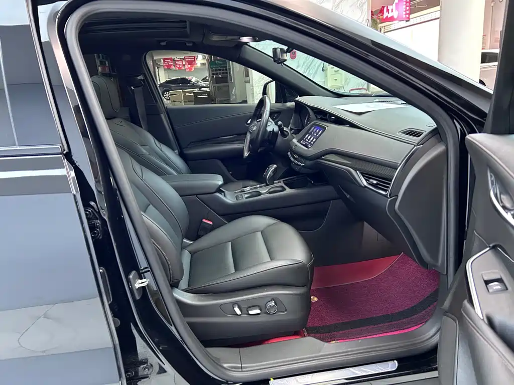 Cadillac XT4 2018 28T Luxury Sport FWD