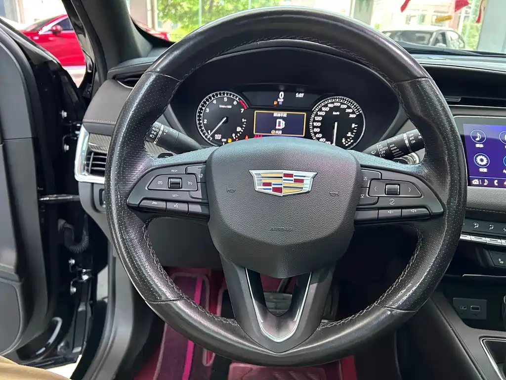 Cadillac XT4 2018 28T Luxury Sport FWD