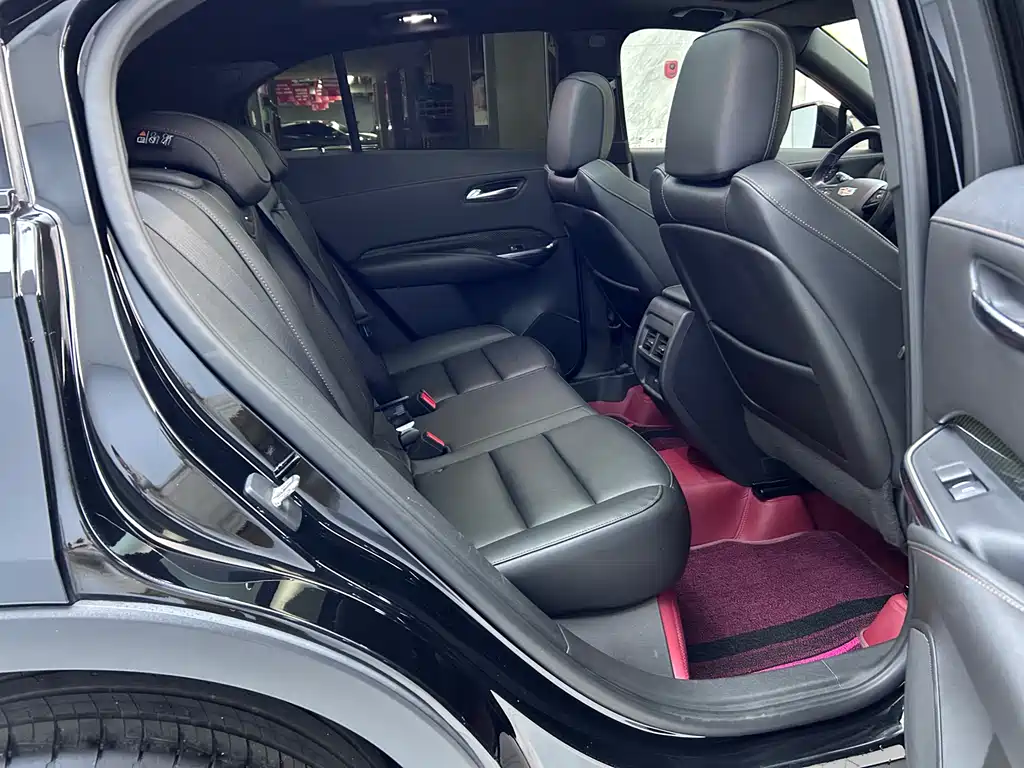 Cadillac XT4 2018 28T Luxury Sport FWD