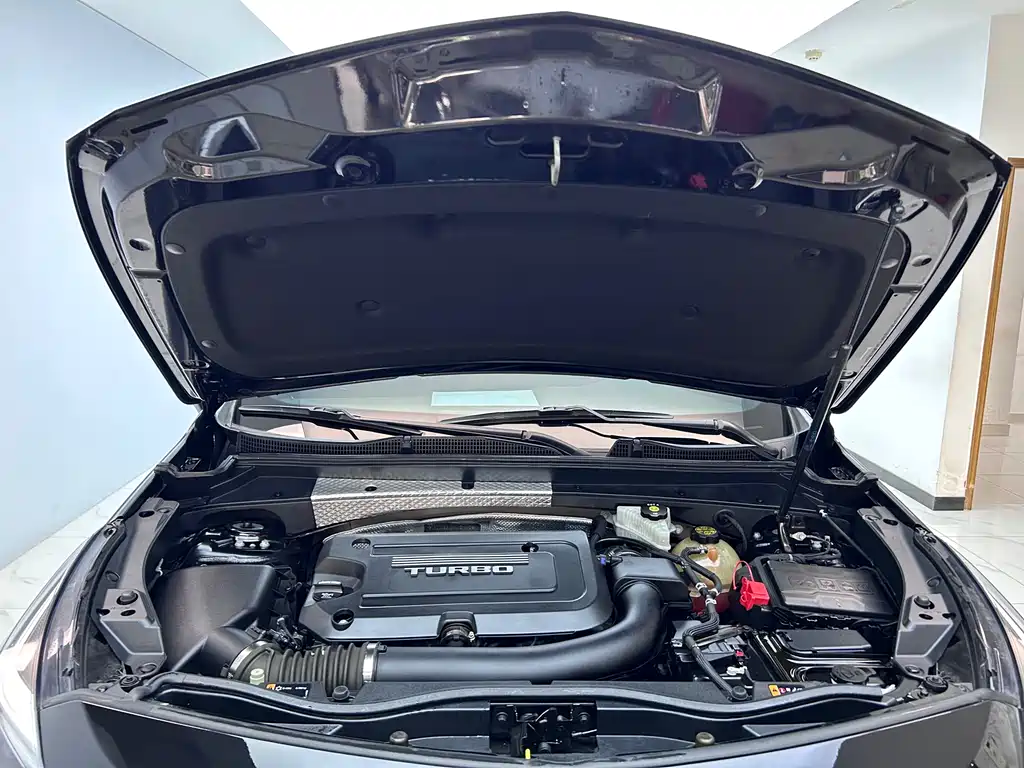 Cadillac XT4 2018 28T Luxury Sport FWD