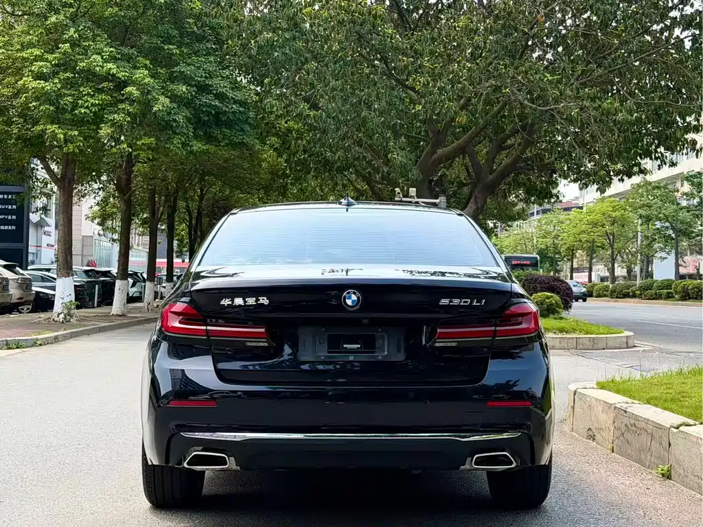 BMW 5 Series 2022 530Li Leading Edition Luxury Package