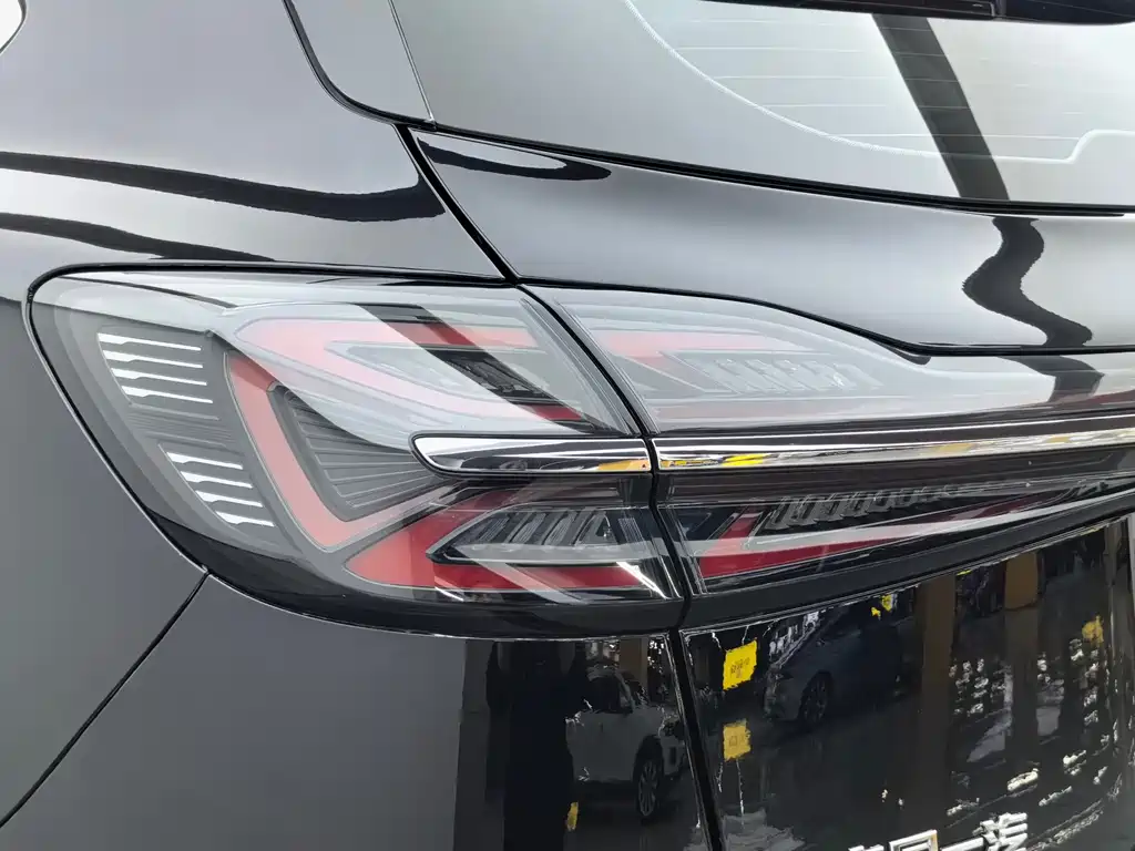Hongqi HS5 2023 2.0T Qi Xiang Pro Edition