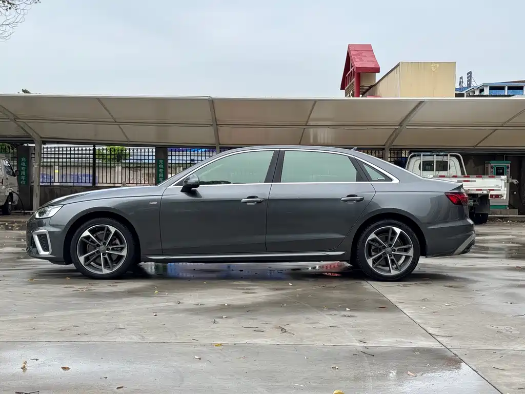 Audi A4L 2020 40 TFSI Fashion Dynamic Trim