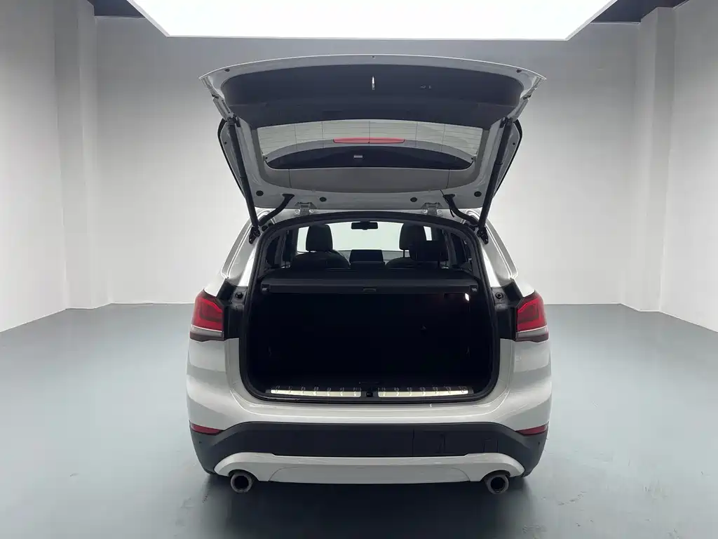 BMW X1 2021 sDrive25Li Leading Edition