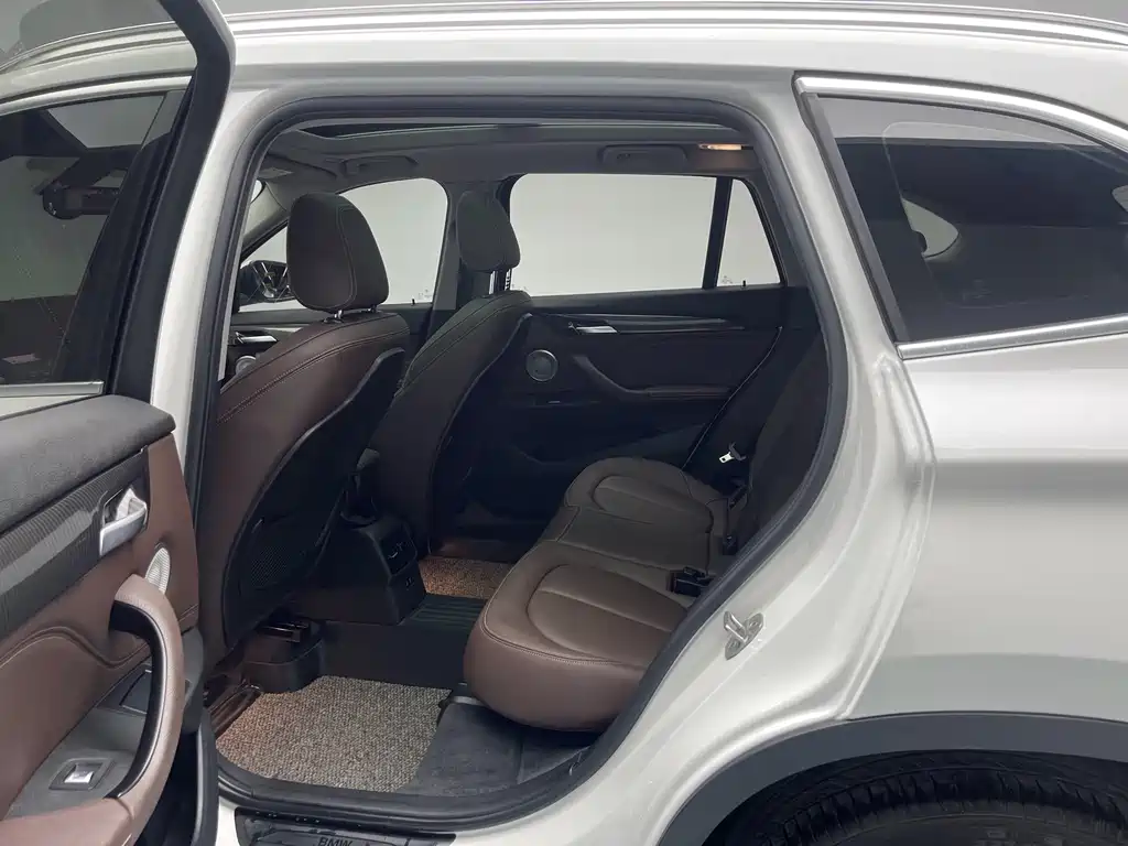 BMW X1 2021 sDrive25Li Leading Edition