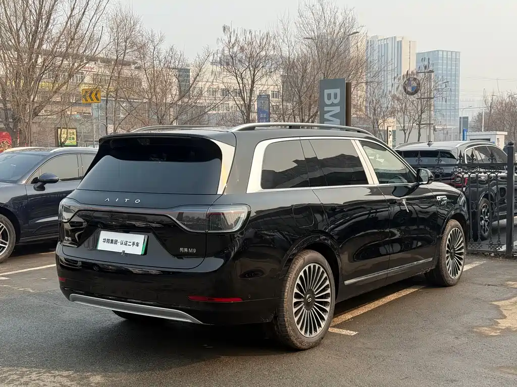 AITO M9 2025 EREV Ultra 52kWh 6-Seater with 192-Line LiDAR
