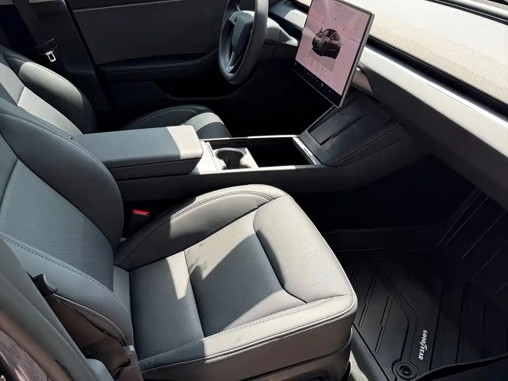 Model 3 2025 Rear-Wheel Drive