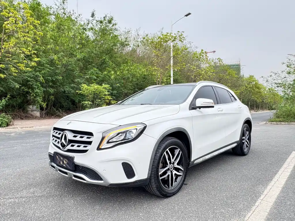 Mercedes-Benz GLA 200 Fashion Edition 2017