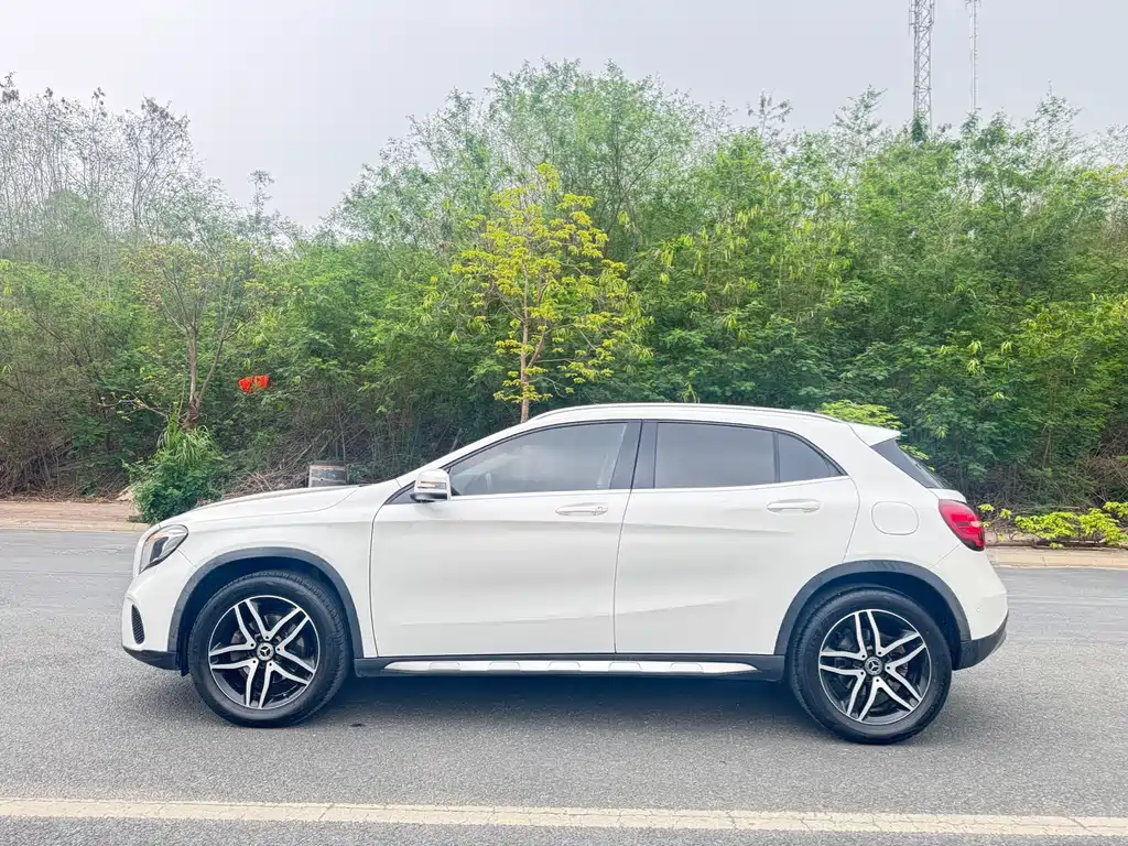 Mercedes-Benz GLA 200 Fashion Edition 2017