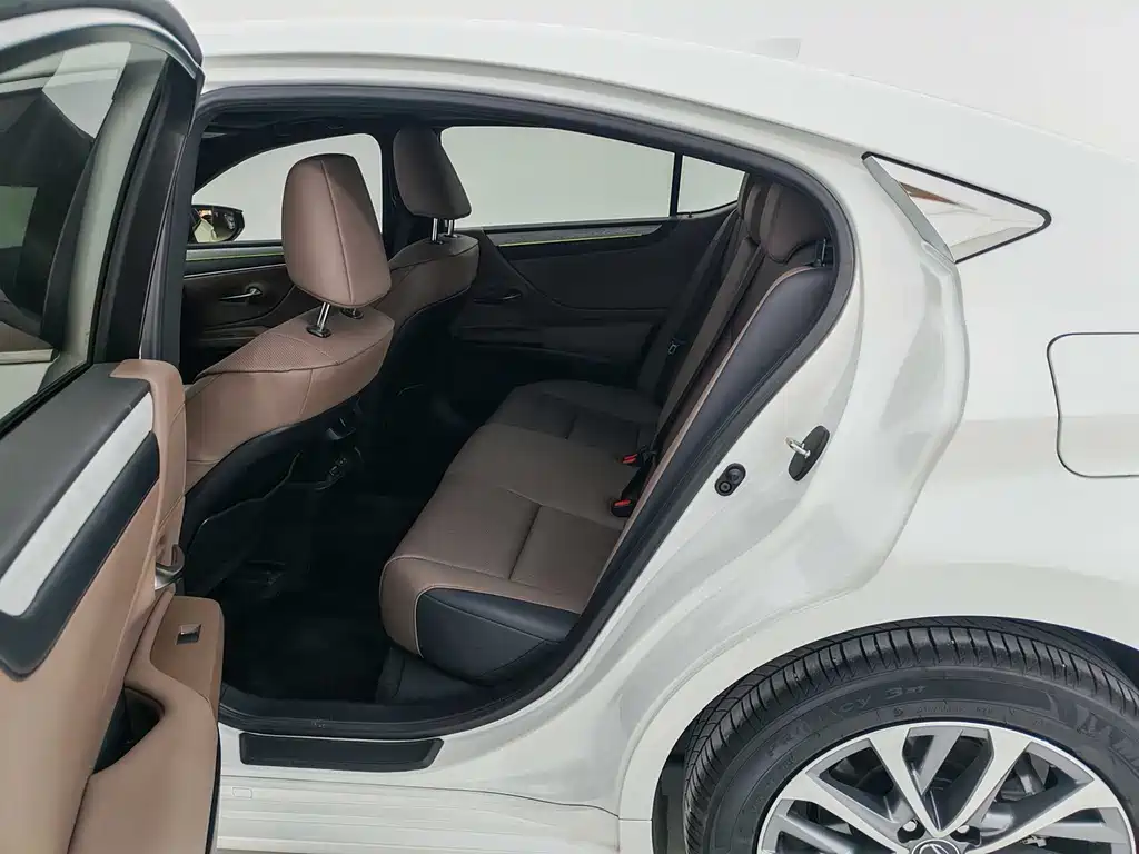 Lexus ES 2025 200 Premium Edition