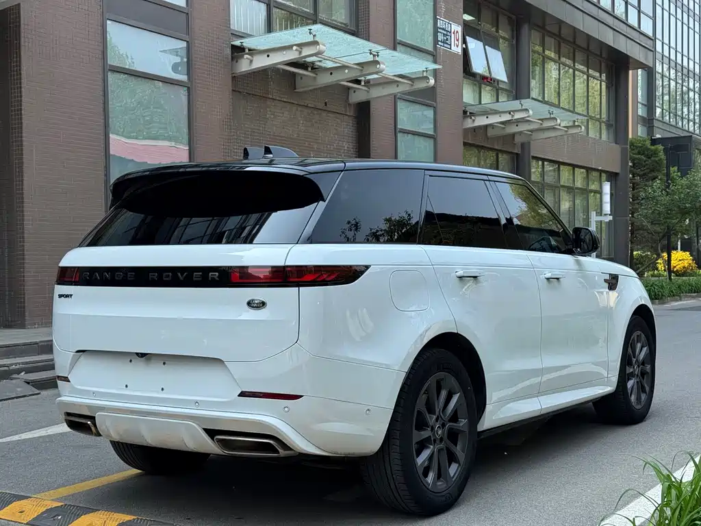 Range Rover Sport 2023 400PS Dynamic SE
