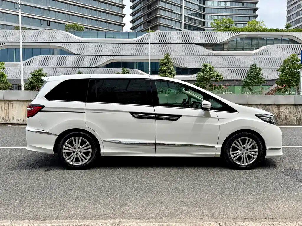 Honda Elysion 2016 2.4L Classic Edition