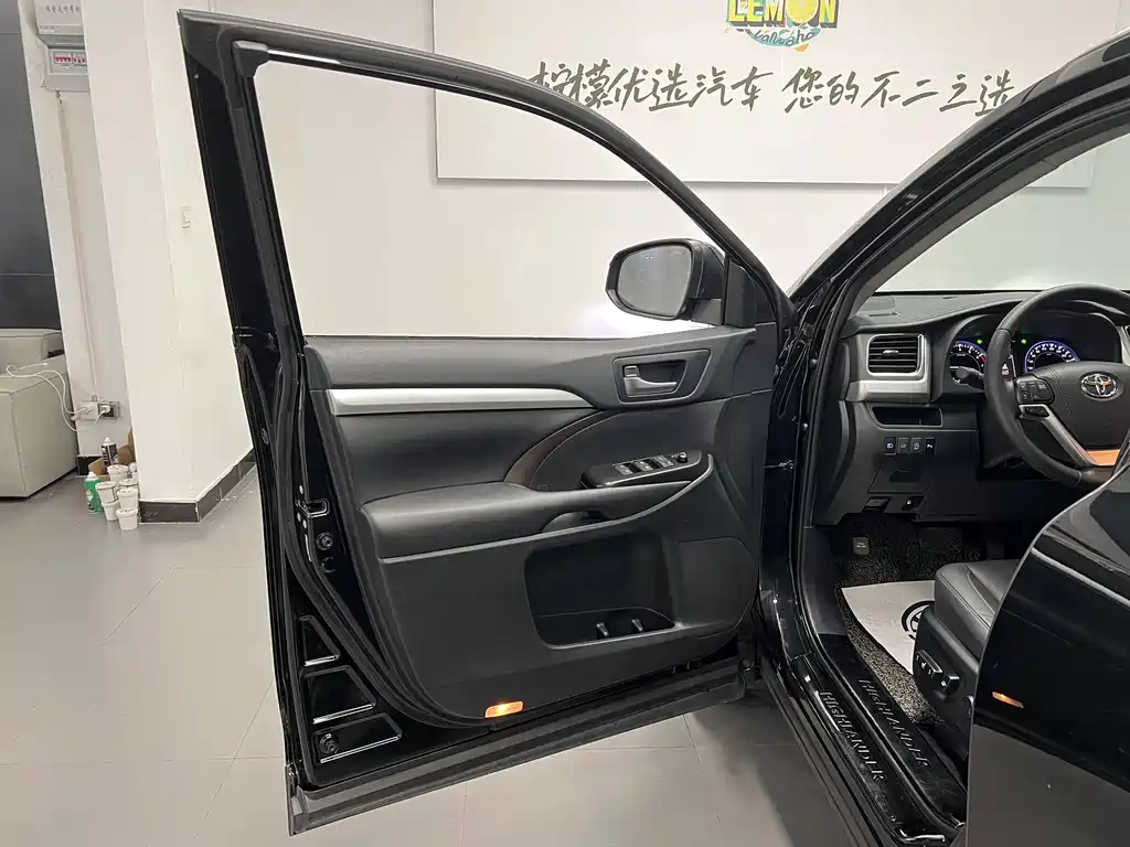 Highlander 2018 2.0T AWD Premium 7-seater China VI