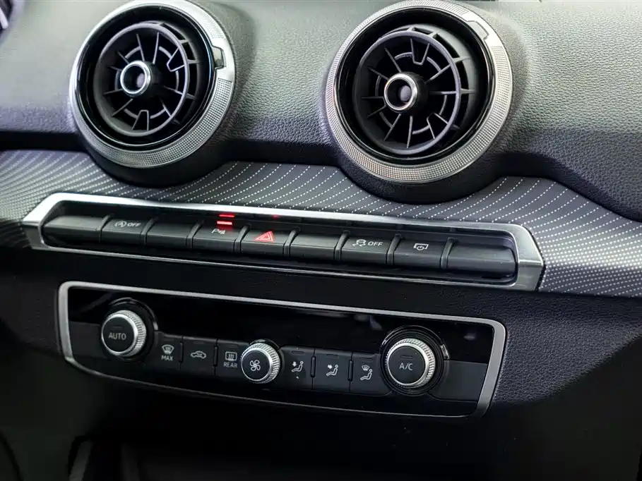 Audi Q2L 2022 35 TFSI Fashion Elegant Edition