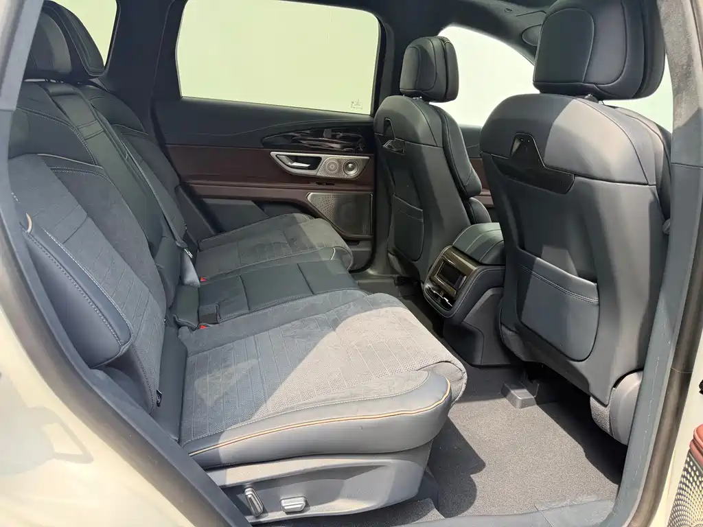 Lincoln Nautilus 2025 2.0T AWD President Hybrid Edition