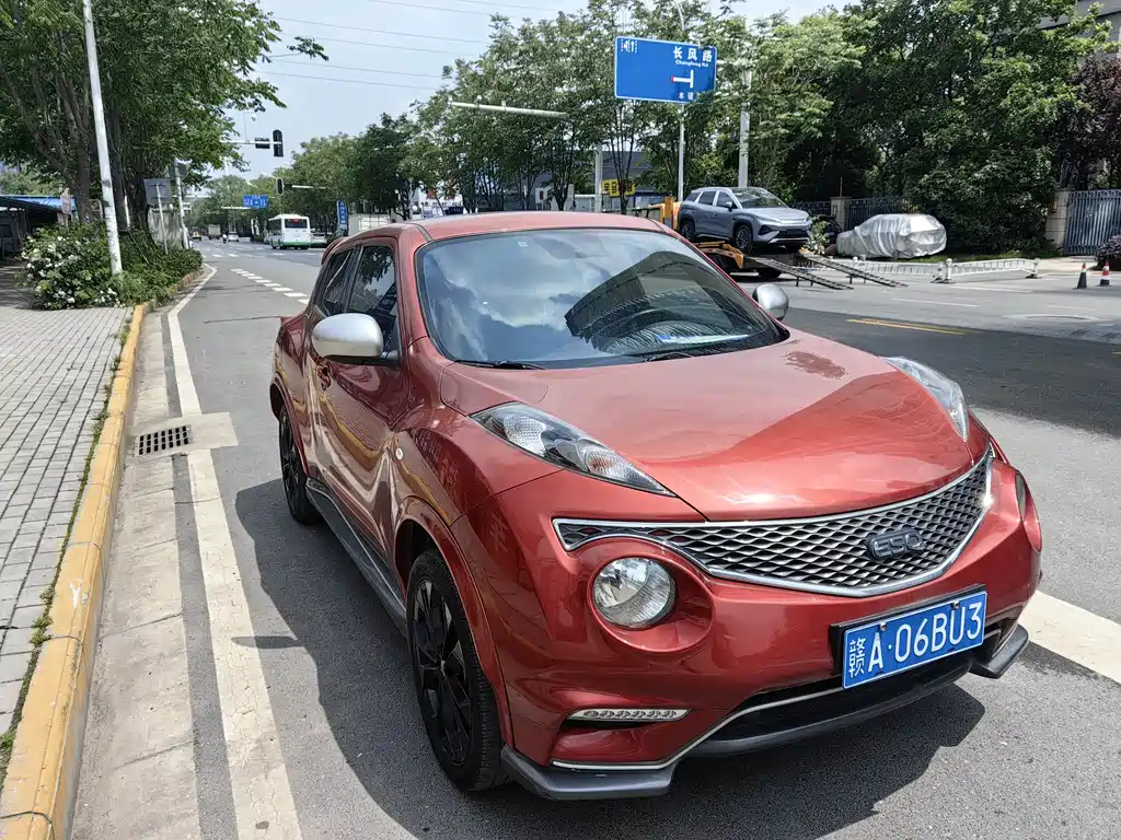 Infiniti ESQ 2014 1.6L