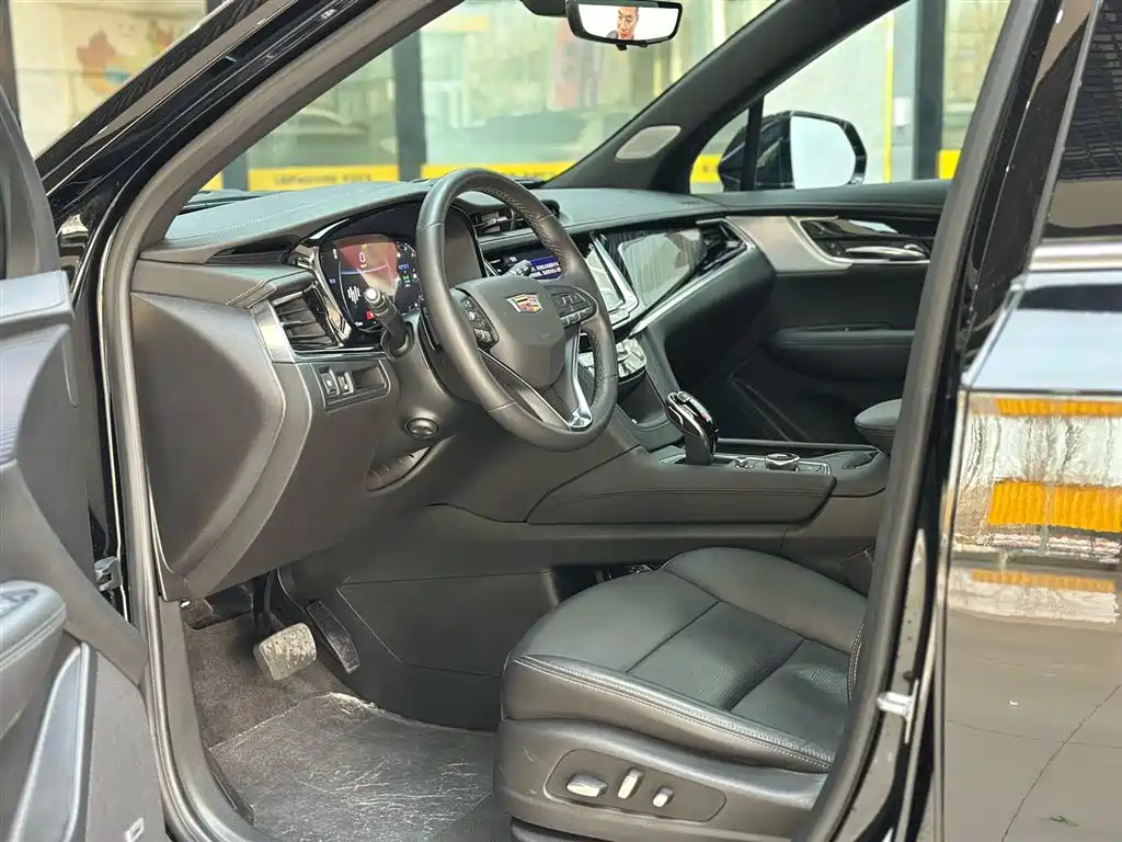 Cadillac XT6 2025 2.0T AWD 6-Seater Luxury Executive Classic Edition