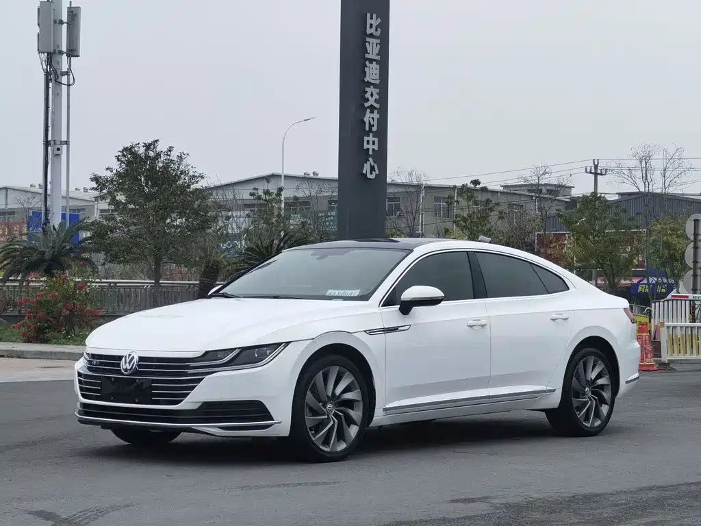 FAW-Volkswagen CC 2019 330TSI Huayan Edition China V