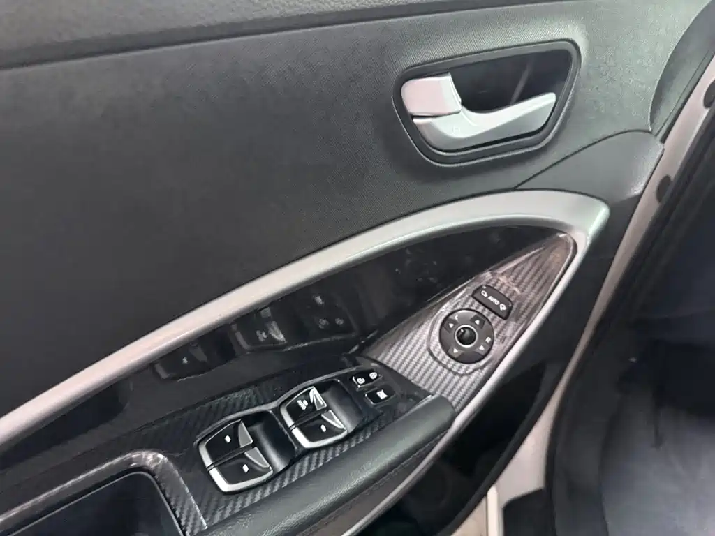 Santa Fe 2015 2.0T Automatic AWD Smart Type 5-Seater