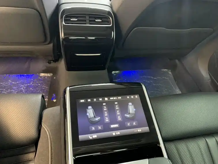 Hongqi H9 2024 2.0T Qichang Private Edition
