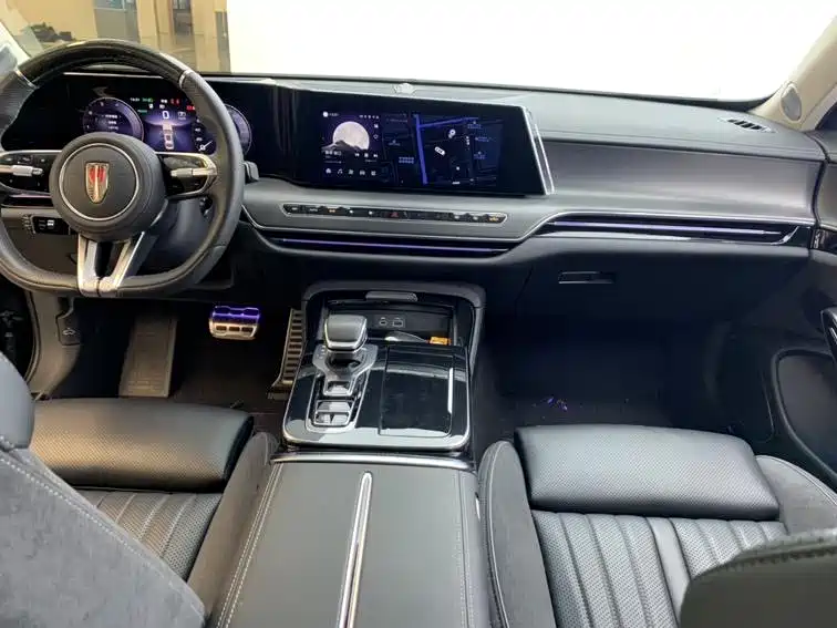 Hongqi H9 2024 2.0T Qichang Private Edition