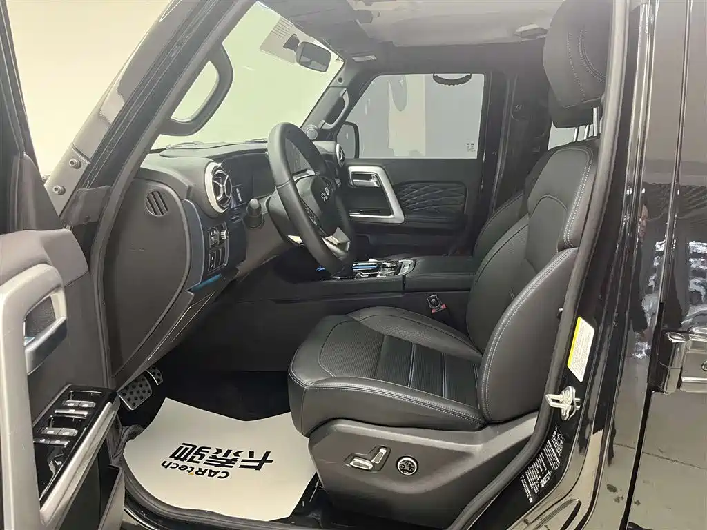 Beijing Off-Road BJ40 2024 2.0T Urban Hunter Glory Edition