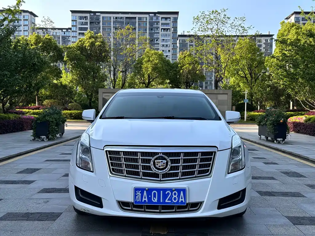 Cadillac XTS 2013 28T Elegant Edition