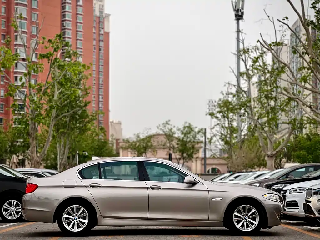 BMW 5 Series 2012 523Li Luxury