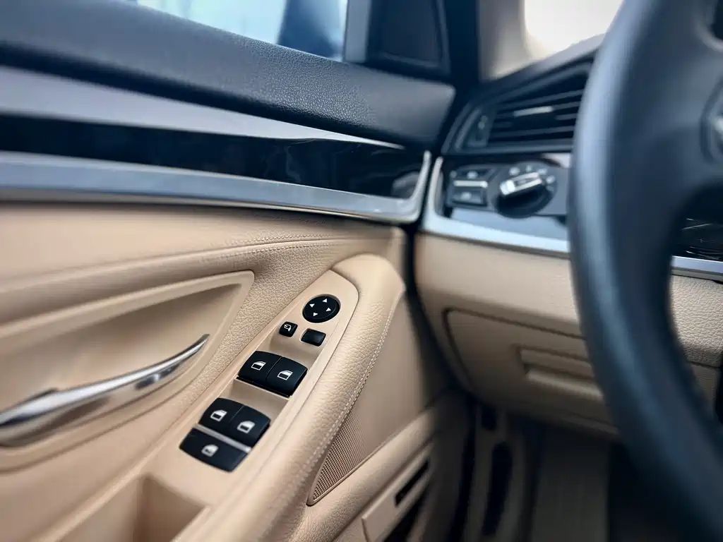 BMW 5 Series 2012 523Li Luxury