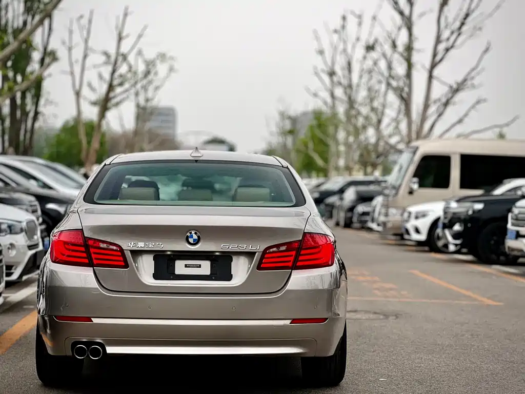 BMW 5 Series 2012 523Li Luxury
