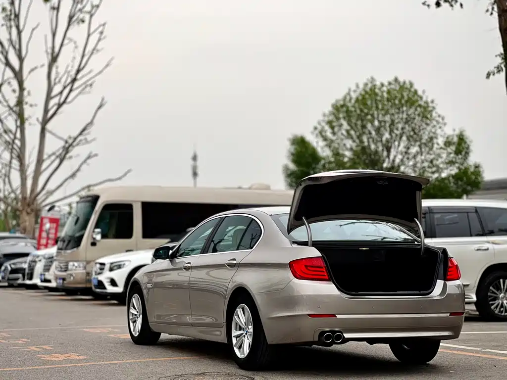 BMW 5 Series 2012 523Li Luxury